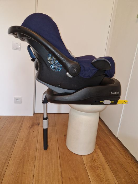 Fotelik Maxi-Cosi CabrioFix (0-13 kg) + Baza ISOFIX FamilyFix