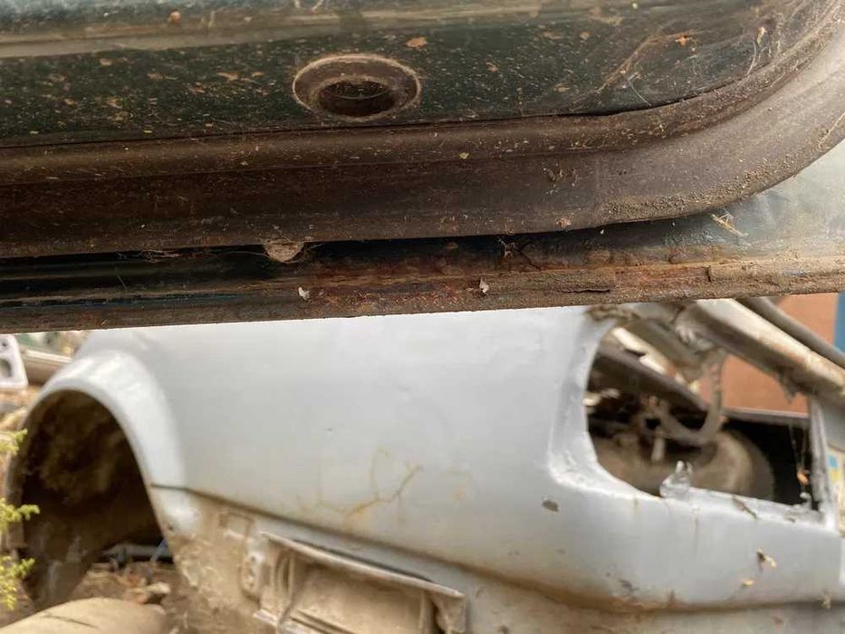 Права передня дверь бмв е34 до рест добрий стан