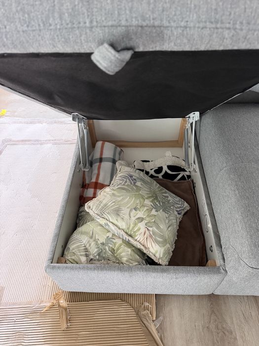 Sofa de canto cinzento
