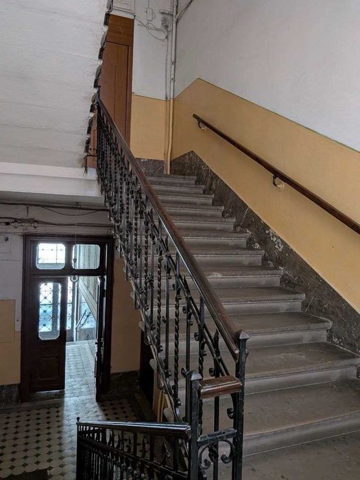 продаж 4 кім 2х рівнева квартира вул Нижанківського