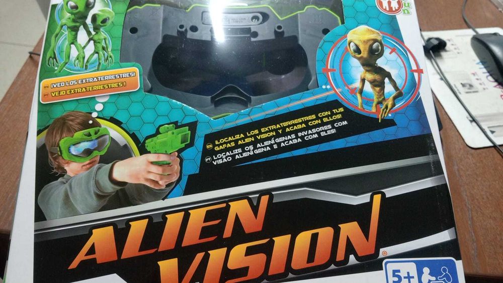 Jogo Interativo Alien Vision IMC Toys - Óculos 3D e Pistola Blaster (Ref. 95144)