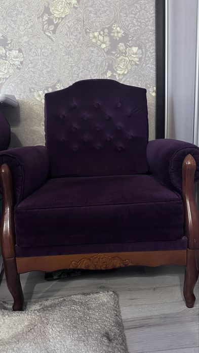 Продам 2 кресла с диваном честер