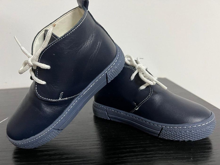 Продам дитячі шкіряні черевички