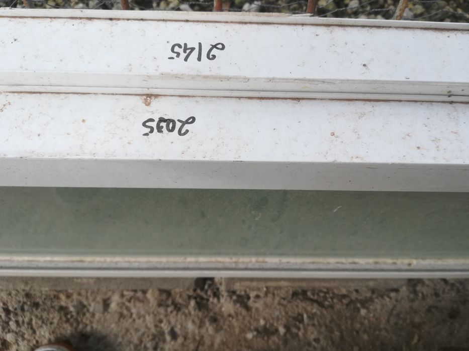 Janelas  e laterais em aluminio (como novas)