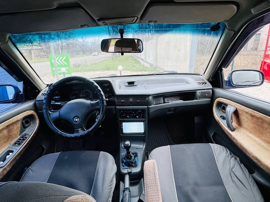 Продам автомобиль Daewoo Nexia 2001 год 1.5 бензин четвёртый газ