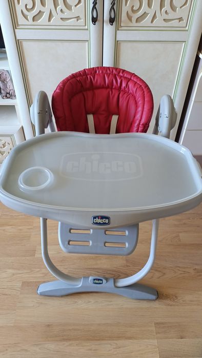 Дитячий стільчик  Chicco  Polly   для годування .