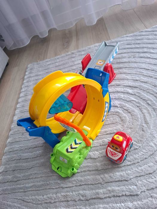 Vtech tut tut autka - pętla 360 stopni