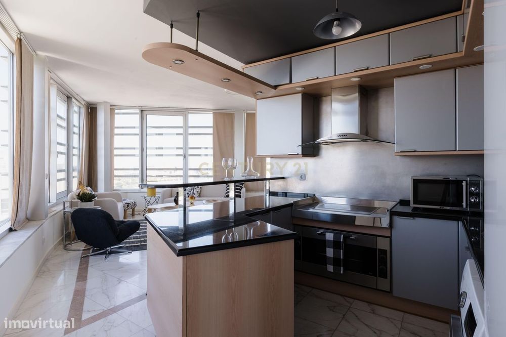 Penthouse com Vista Panorâmica sobre Lisboa e Monsanto | Campolide