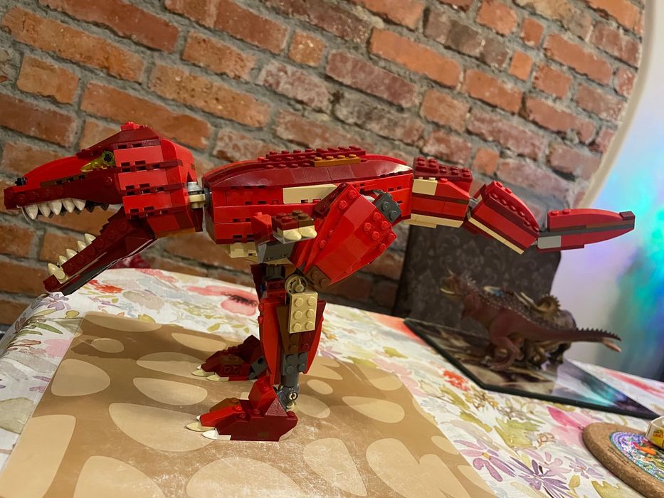 Super dinozaur Tyrex z lego