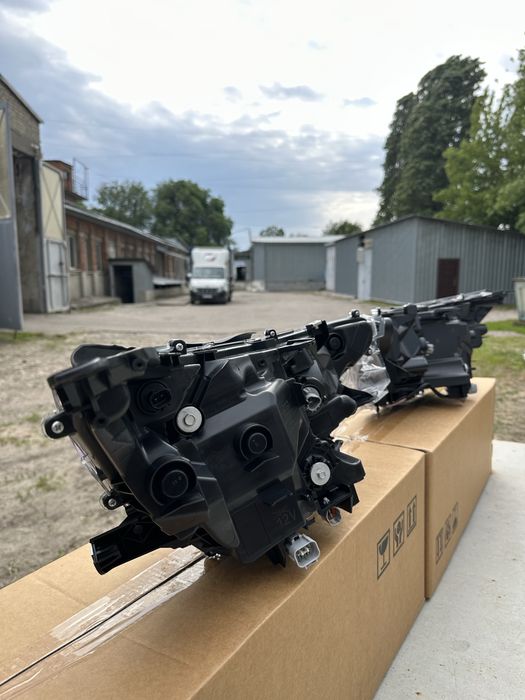 Фари, фара права, фара лів toyota rav4 hybrid 2021 2022 2023 2024 2025