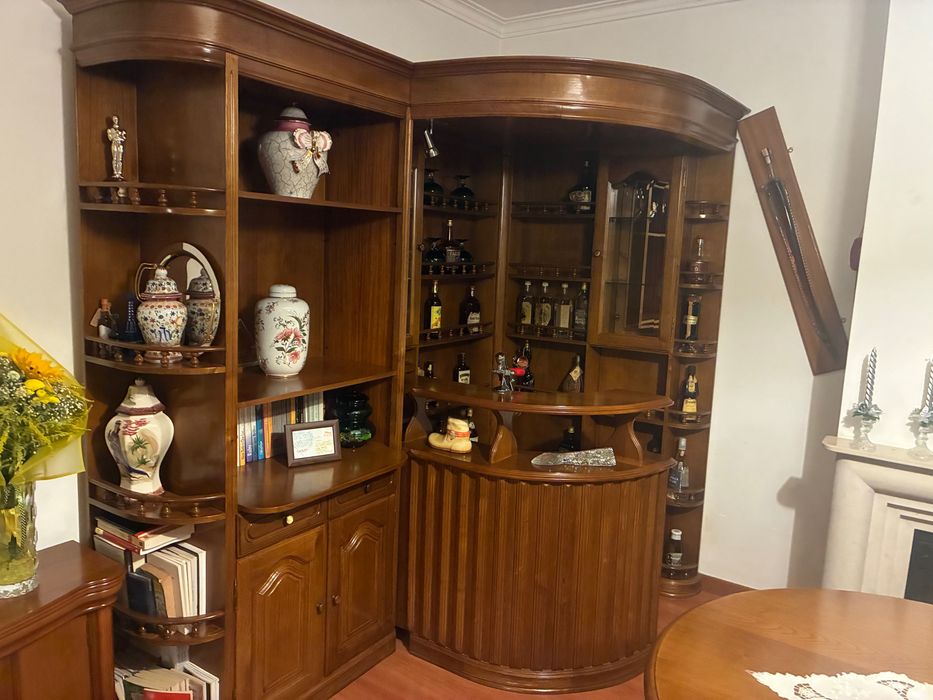 Móvel bar de cerejeira