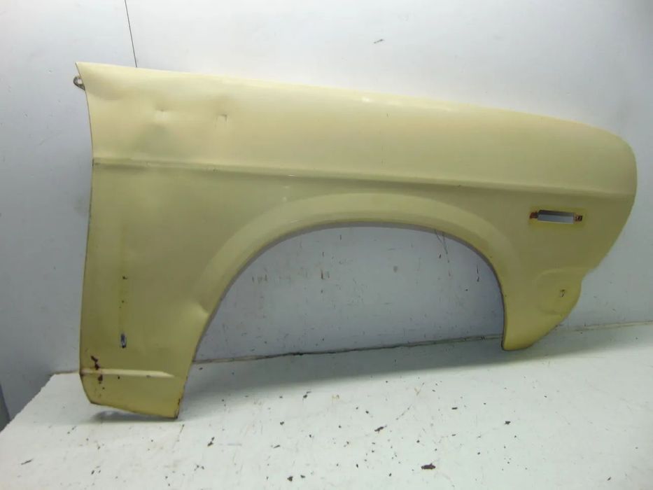 Datsun 1200 guarda lamas " usado em bom estado