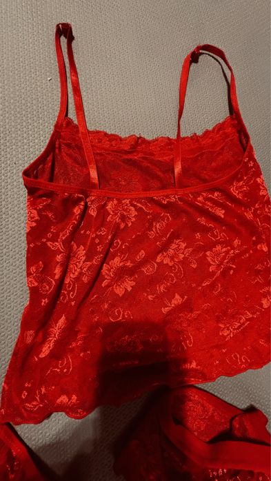 Czerwony komplet bielizny,stringi