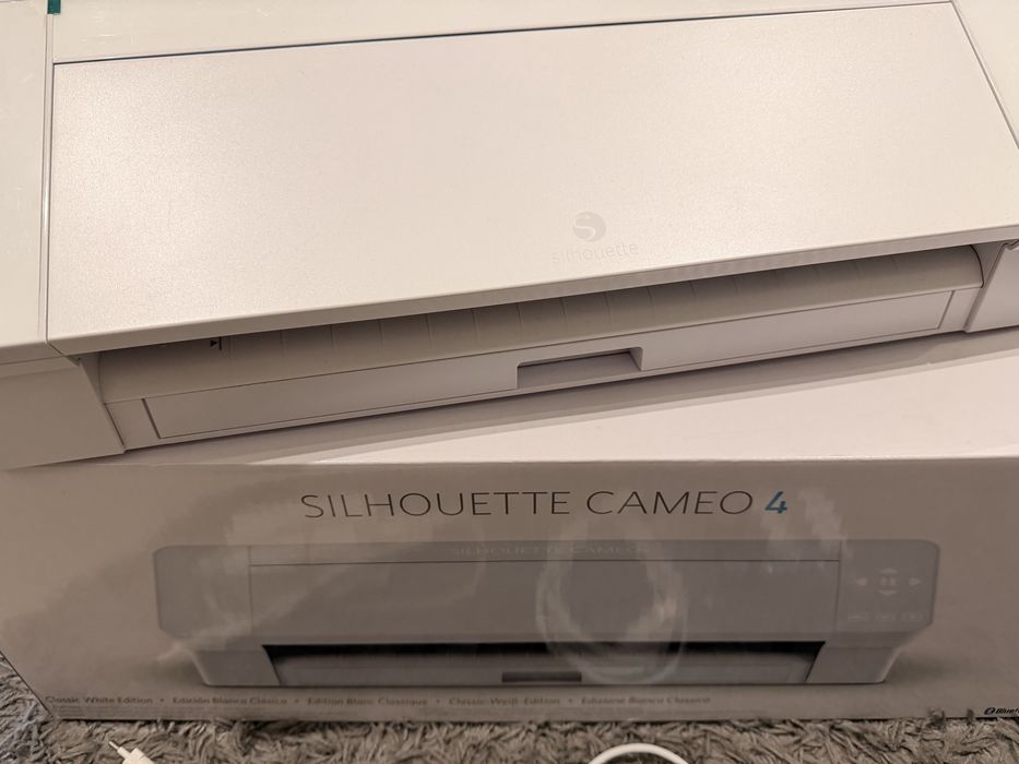 Silhouette Cameo 4
