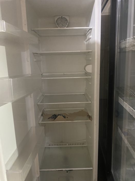 Продам для кафе мебель, холодильники и печки