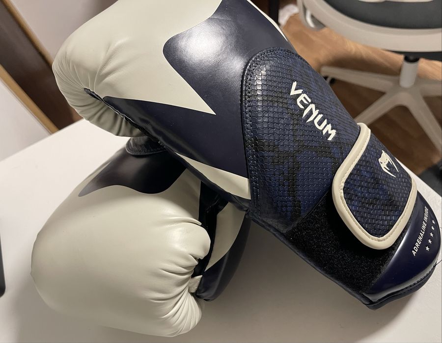 Luvas venum (Muay Thai,  kickbox,  boxe)