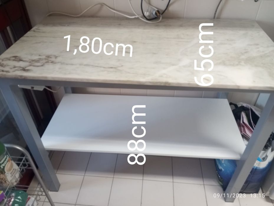 Mesa/ Balcão cozinha