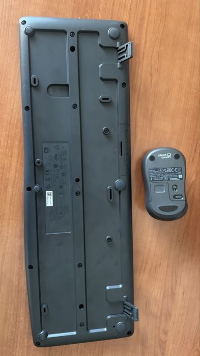 Teclado Logitech + Rato MK295 Silent Wireless Combo