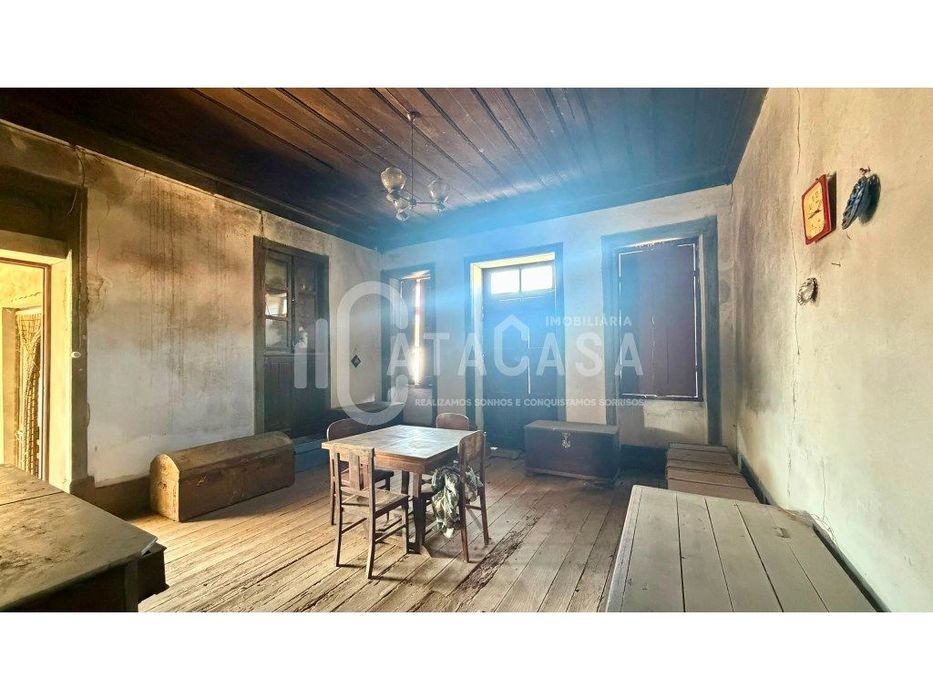 Moradia Isolada T2 para Restauro | Castanheira do Vouga