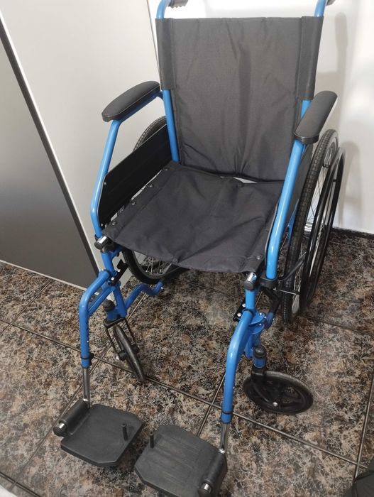 Vendo cadeira de rodas