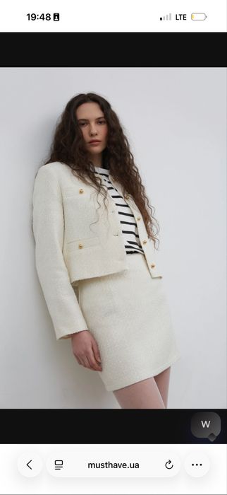 Костюм must have в гарному стані