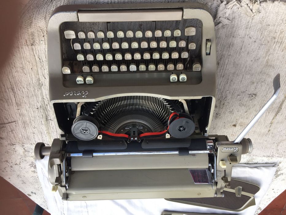 Maquina de escrever  ***  Everest