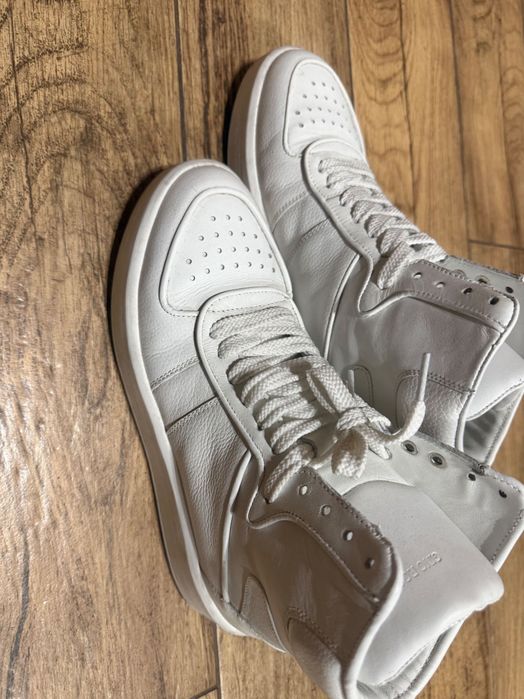 Buty Gino Rossi roz. 38 za kostkę białe skórzane
