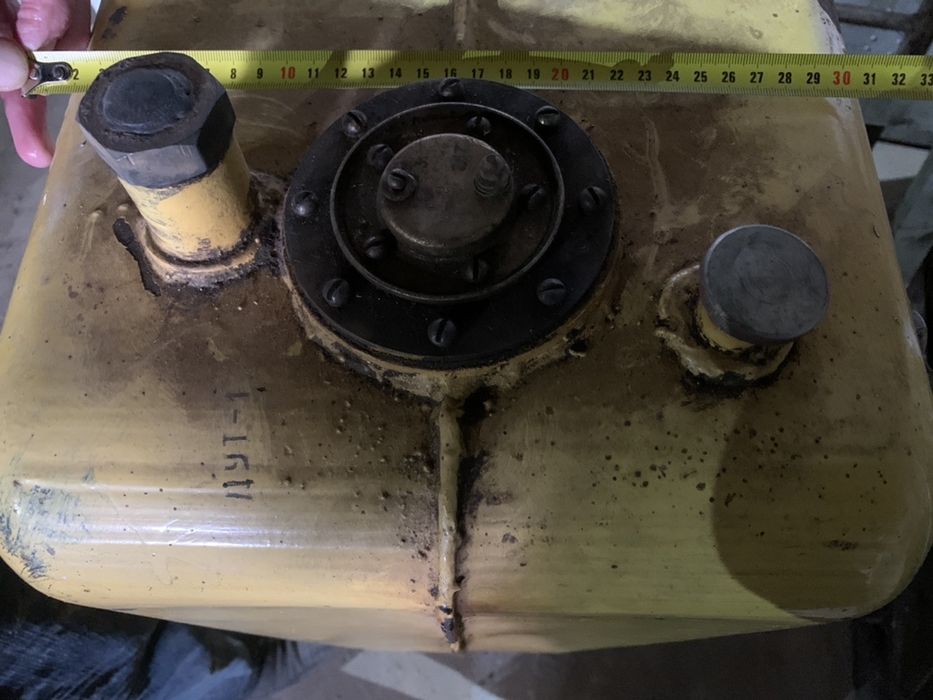 Продам авиационный бак для топлива 300 литров.