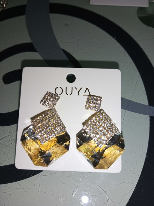 Продам ,різні , довгі сережки.