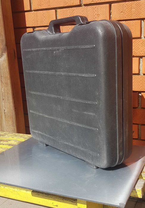 Przenośna, turystyczna antena satelitarna