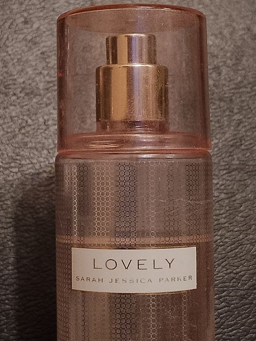 Mgiełka do ciała Sarah Jessica Parker Lovely 250 ml
