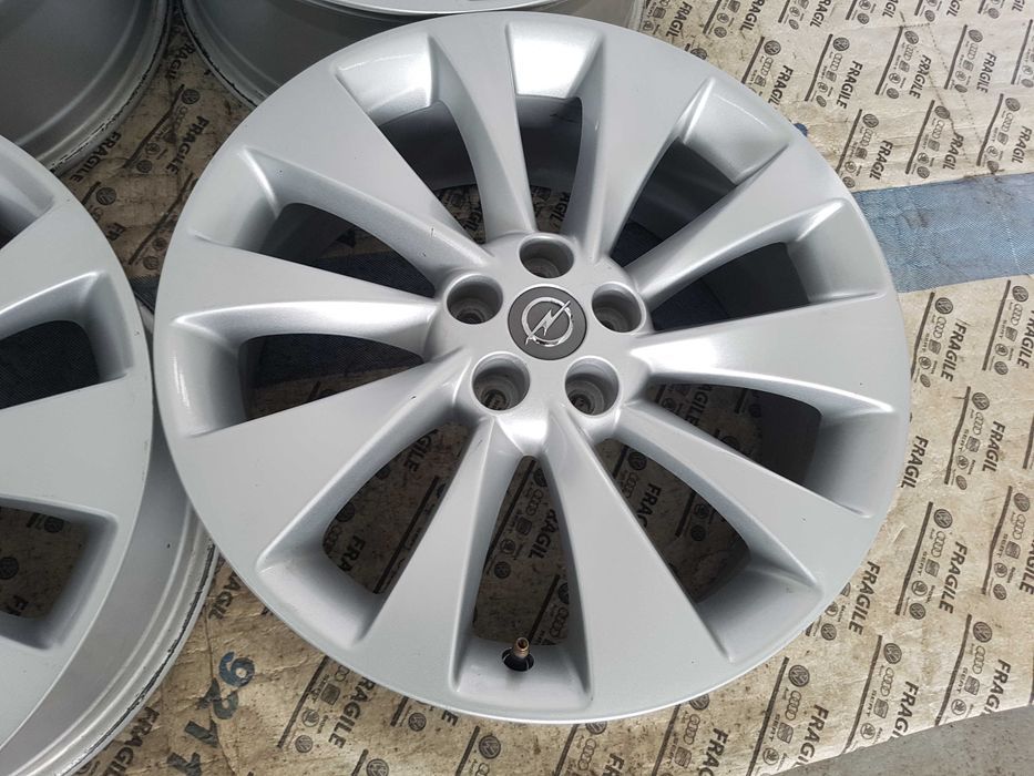 Felgi alu oryginał Opel Mokka  X Trax  opel Astra J K 5x105 7jX18 ET38 TPMS