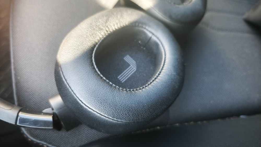 JBL 770 NC novos