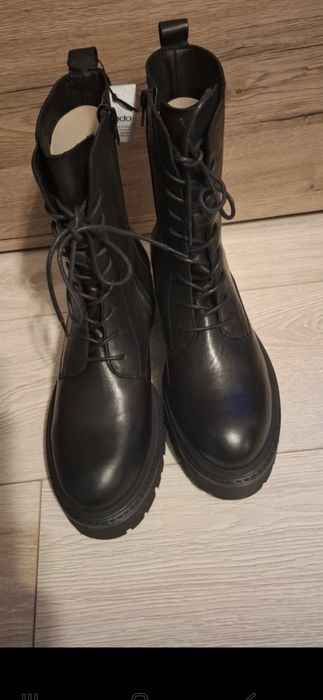 Buty na koturnie