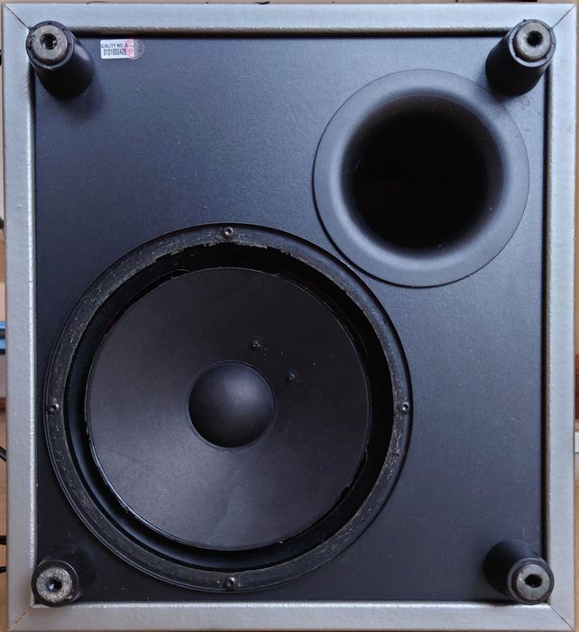 Subwoofer Jamo e4sub1