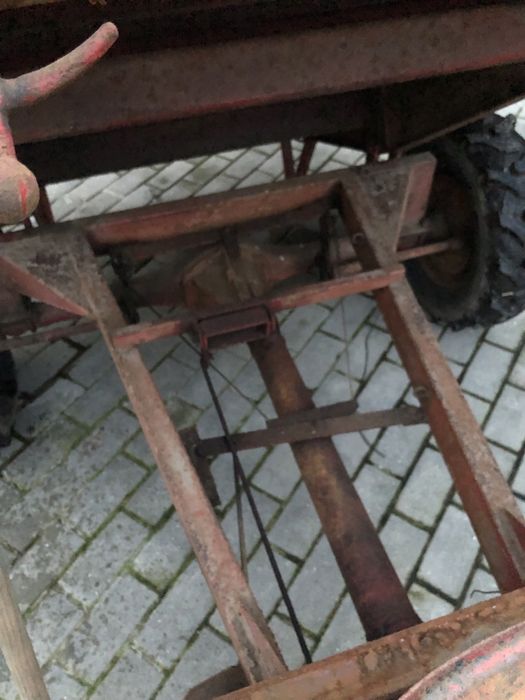 Trator agricula com reboque