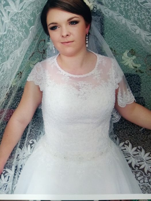 Весільне плаття.