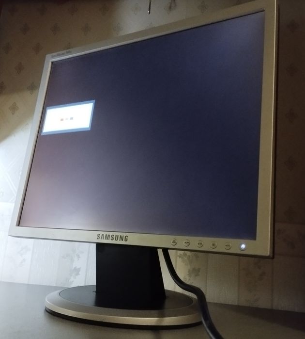 Брендовый монитор Samsung SyncMaster 740N, рабочий, не дорого