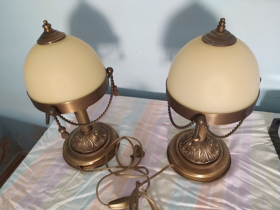 Conjunto de 2 candeeiros de mesa e de 1 candeeiro de tecto vintage