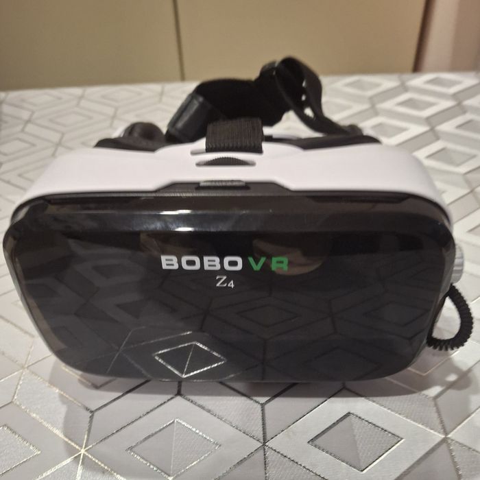 VR-окуляри з пультом