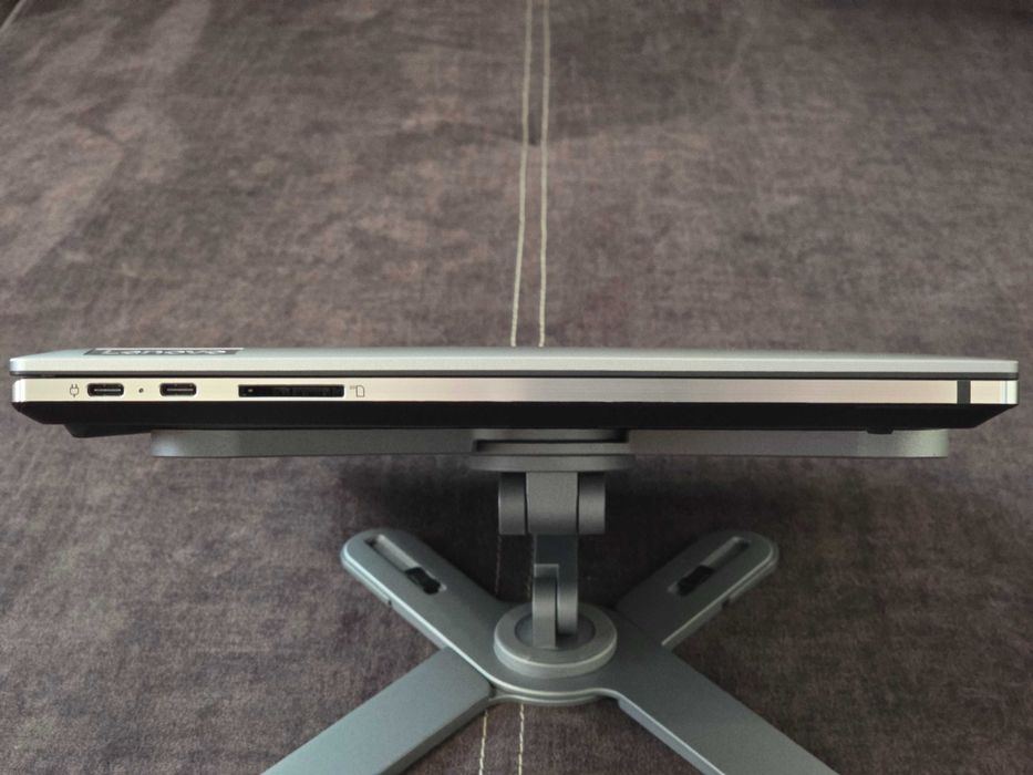 Lenovo ThinkPad Z16 Gen 2 (16" FHD+ IPS Touch/ R7-7840HS/ 32 LPDDR5x/ 1Tb NVMe/ RX 6550M)