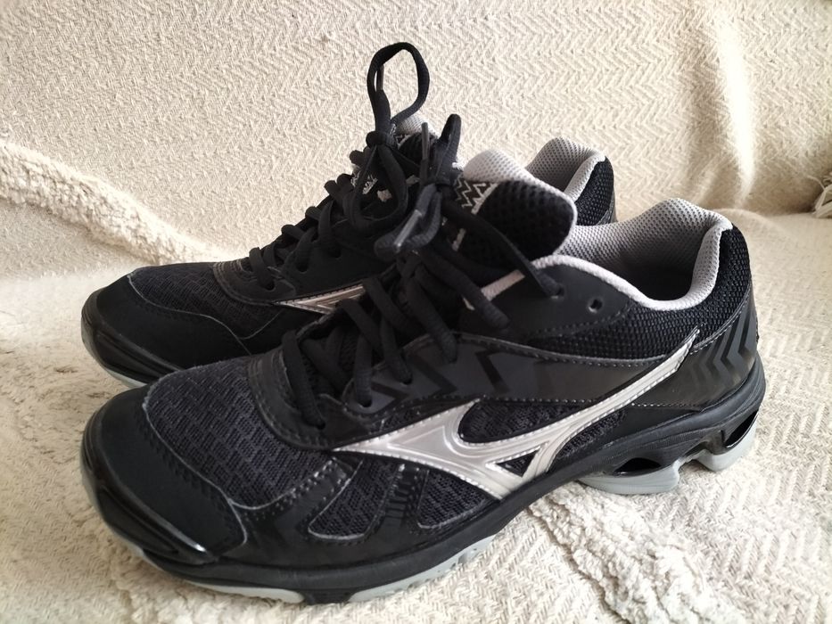 Mizuno Wave Bolt  7.
