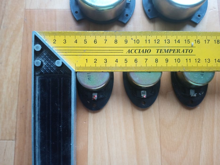 ВЧ динаміки, твітери овальної форми.