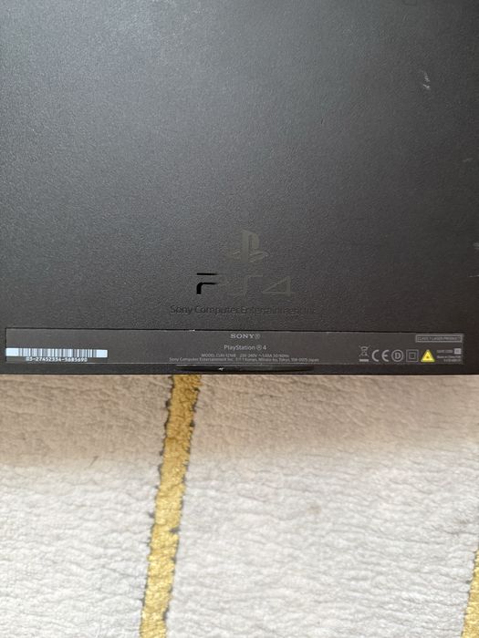 Konsola Playstation 4 /Ps4 1Tb + pad