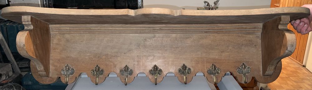 Stary dębowy wieszak