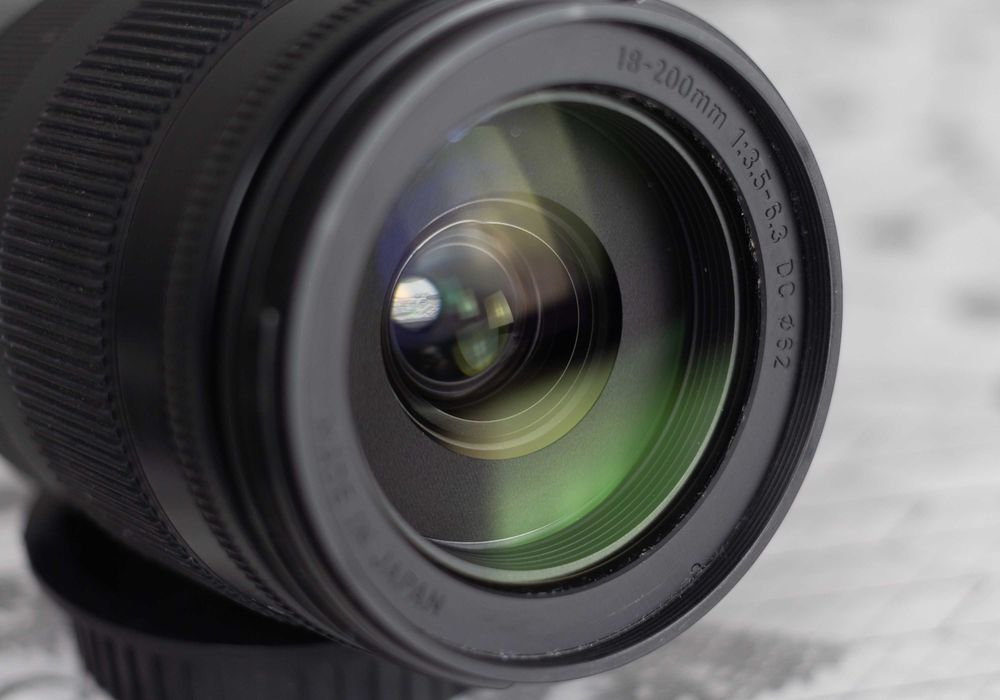 Sigma 18-200mm f/3.5-6.3 Macro (Canon EF-S)