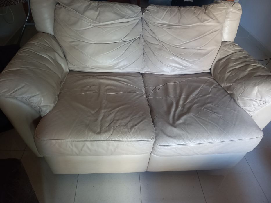 2 sofas de marca Divani de 2 lugares cada
