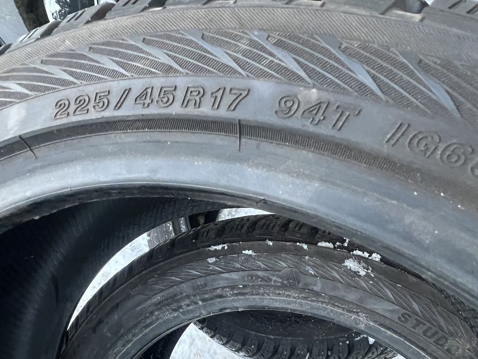 Шини зимові 225/45 R17 Yokohama
