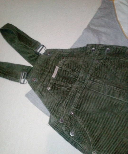 Spodnie sztruksy roz 104