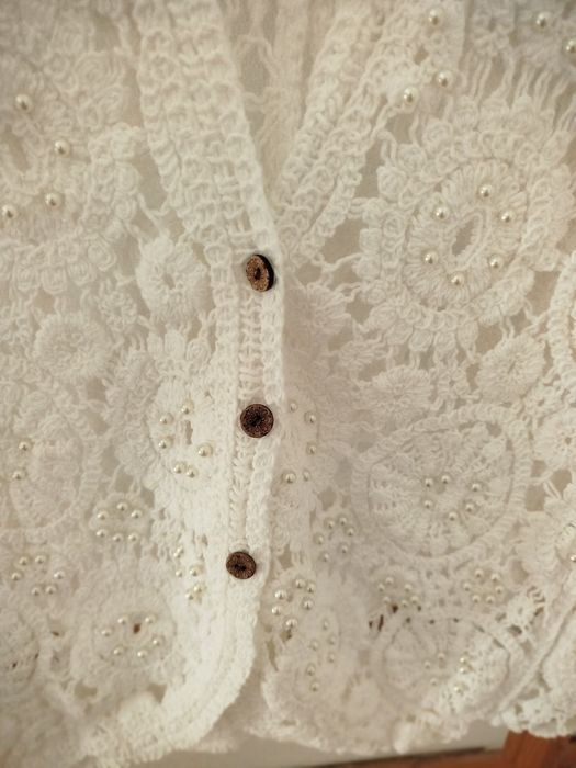 Casaco em crochet com pérolas NOVO